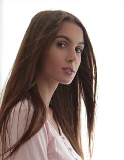 hena 22 year female call girls in Chandigarh