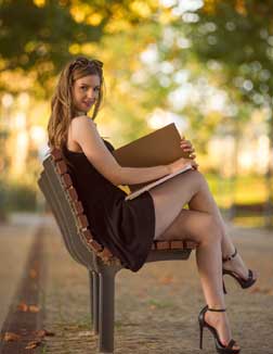 usha 22 year female call girls in Chandigarh